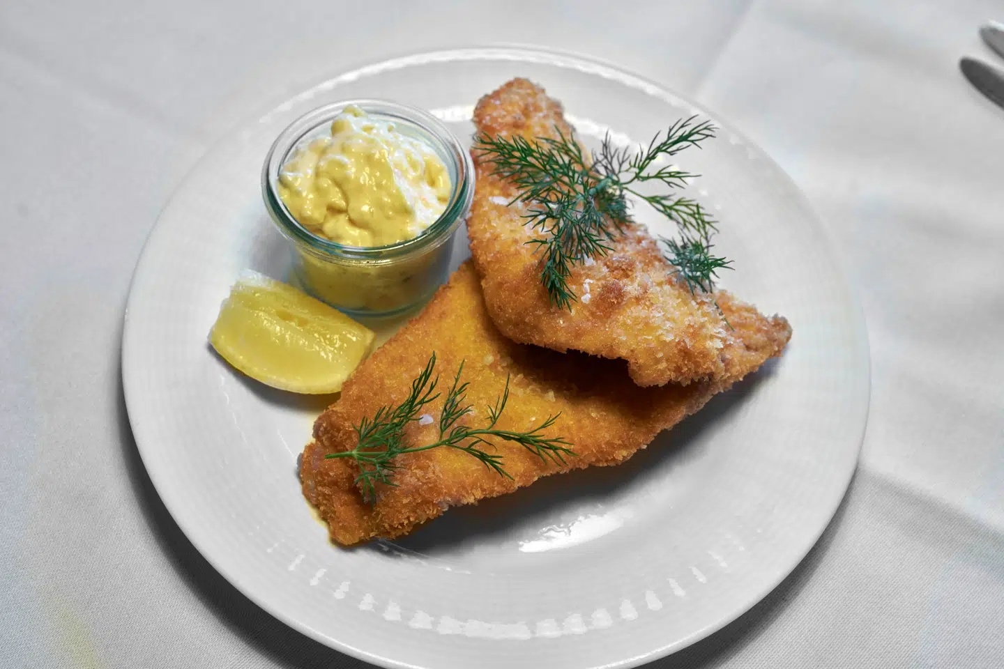 Findes der noget mere dansk end en fiskefilet? Debatten om danskhed har de seneste uger kørt på højtryk, og nu mener Nicolai Svejgaard Poulsen, at vi med rette kan vende blikket mod fiskene for at finde svaret – eller rettere mangel på samme. Arkivfoto: Niels Ahlmann Olesen