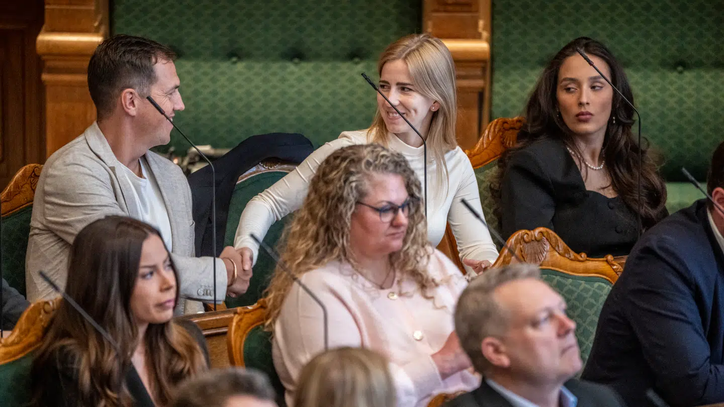 Under godkendelsen af Folketingsvalget sad Cecilie Liv Hansen ved siden af de to løsgængere Jacob Harris og Emilie Schytte, som begge var stoppet i Borgernes Parti.