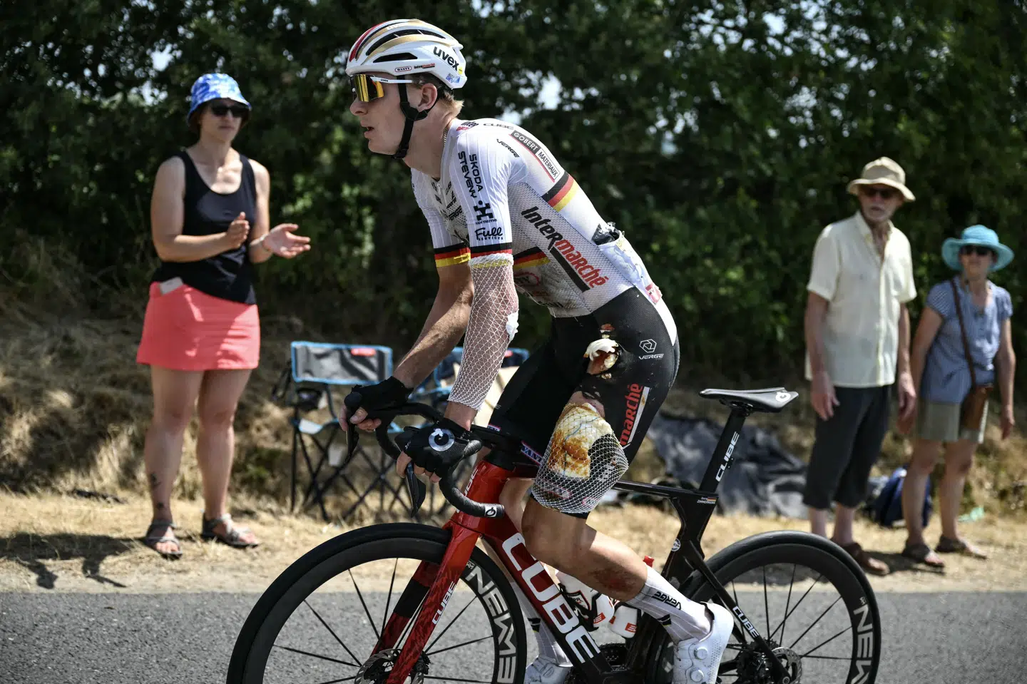 Med det tyske flag på trøjen vandt Georg Zimmerman fredag Eschborn-Frankfurt. Her ses han under Tour de France i 2025, hvor han styrtede voldsomt og måtte udgå. (Arkivfoto).