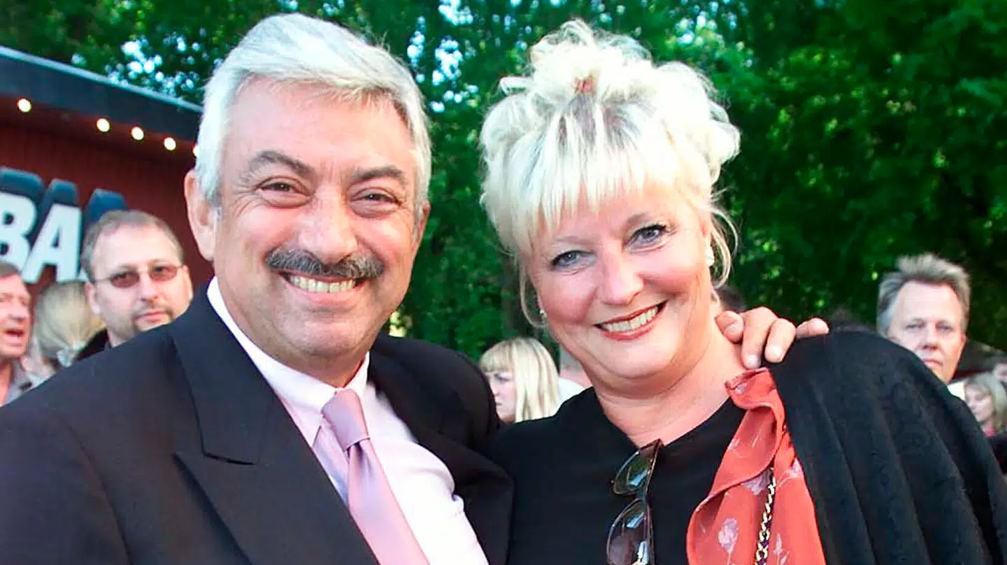 Johnny Reimar og hustru Annie til premiere på Cirkusrevyen i 2001.