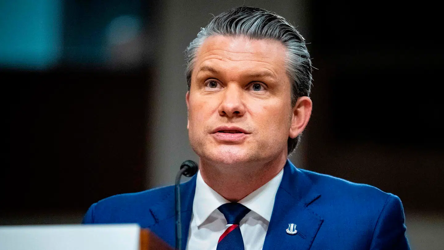 Krigsminister Pete Hegseth vidner under en høring i Senatets Komité for Væbnede Tjenester den 30. april 2026.