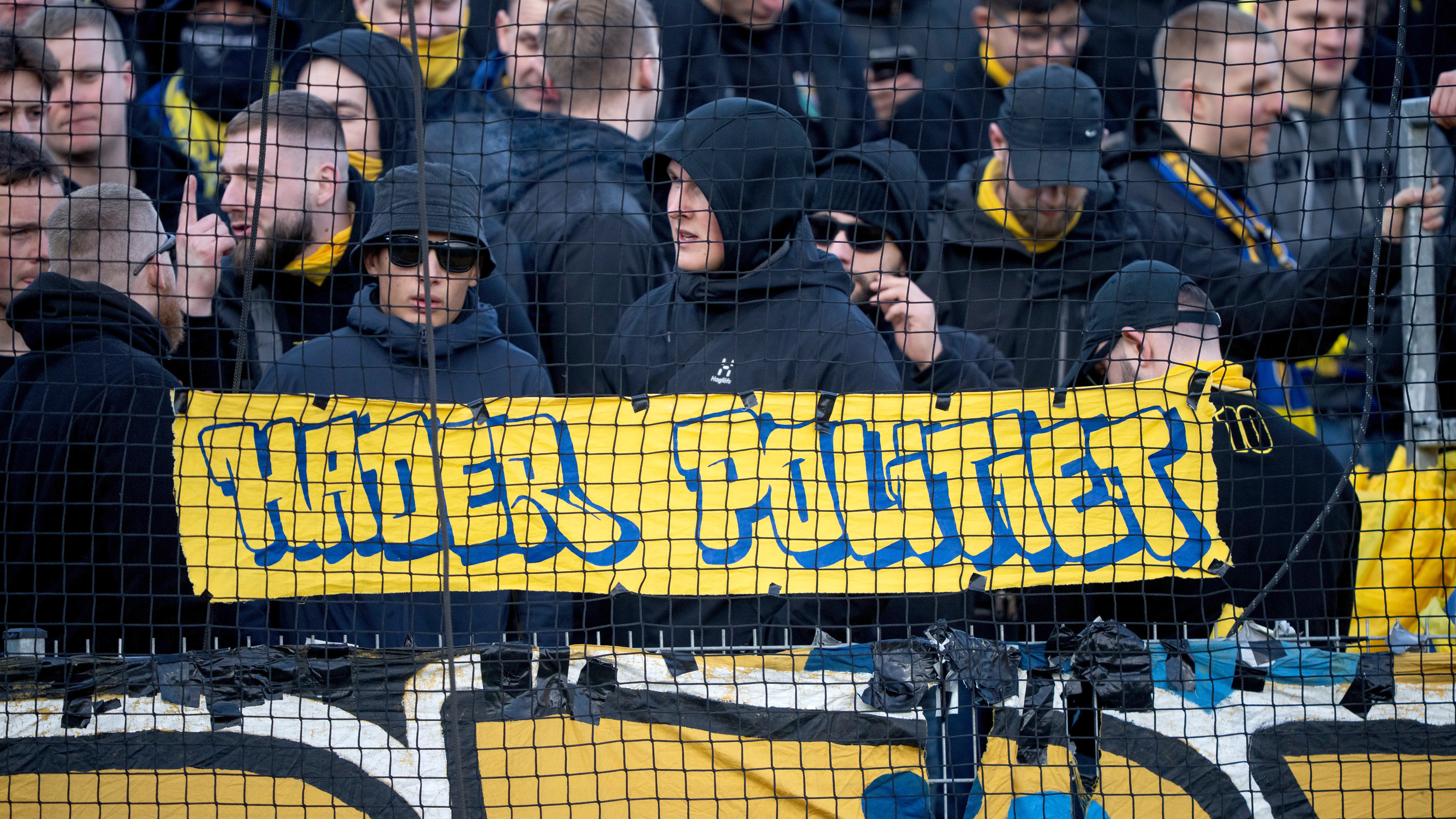 Efter brug af røgbomber og kanonslag: Brøndby IF straffes