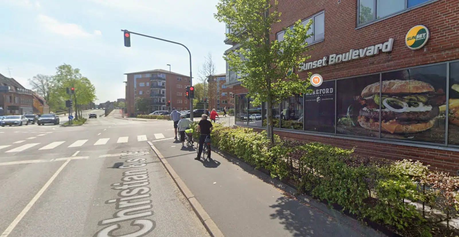 Bil med konfirmand gik i brand: 'Godt gang i den'