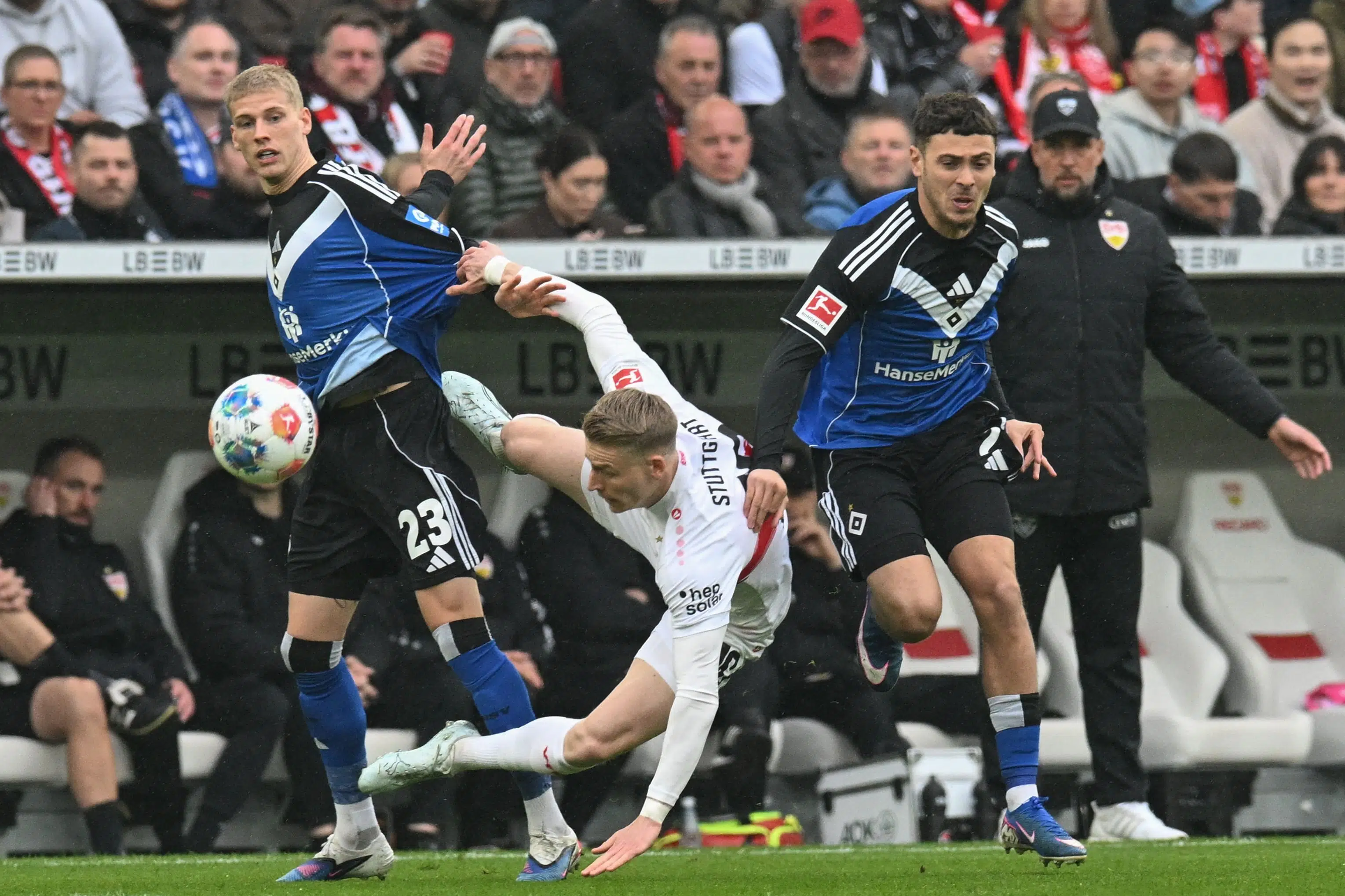 Albert Grønbæk sparker HSV tæt på redning i Bundesligaen