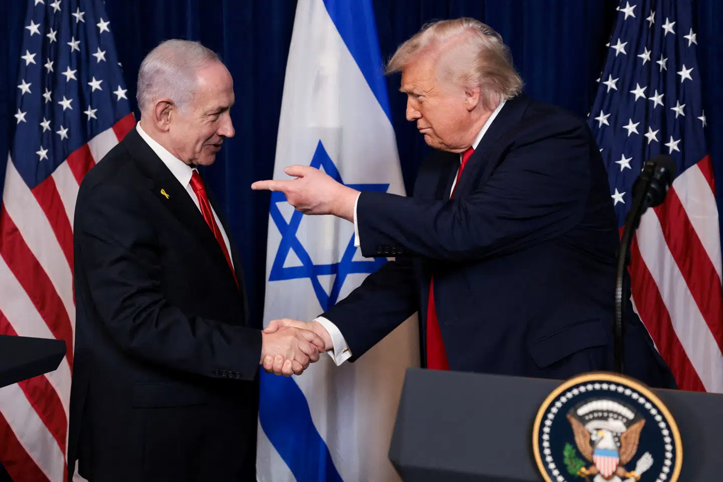 ARKIV. Israels premierminister Benjamin Netanyahu og USAs præsident Donald Trump under en pressekonference efter deres møde i Mar-a-Lago i december.