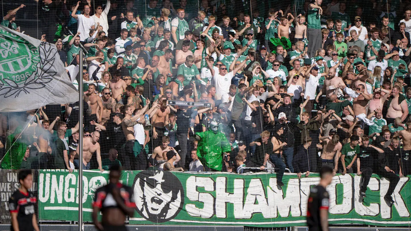 Viborgs fans under superligakampen mellem FC Midtjylland og Viborg FF på MCH Arena i Herning søndag den 29. september 2024.