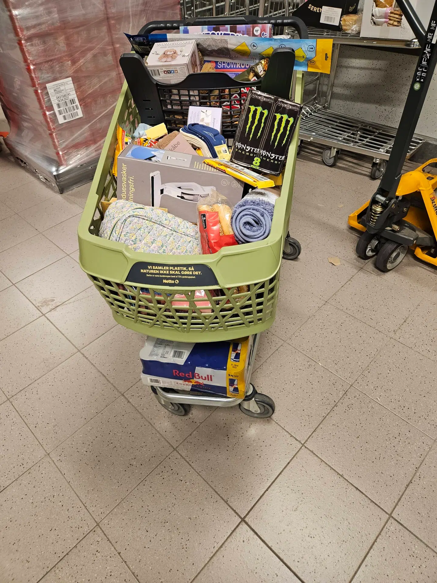 Her ses indkøbsvognen.
