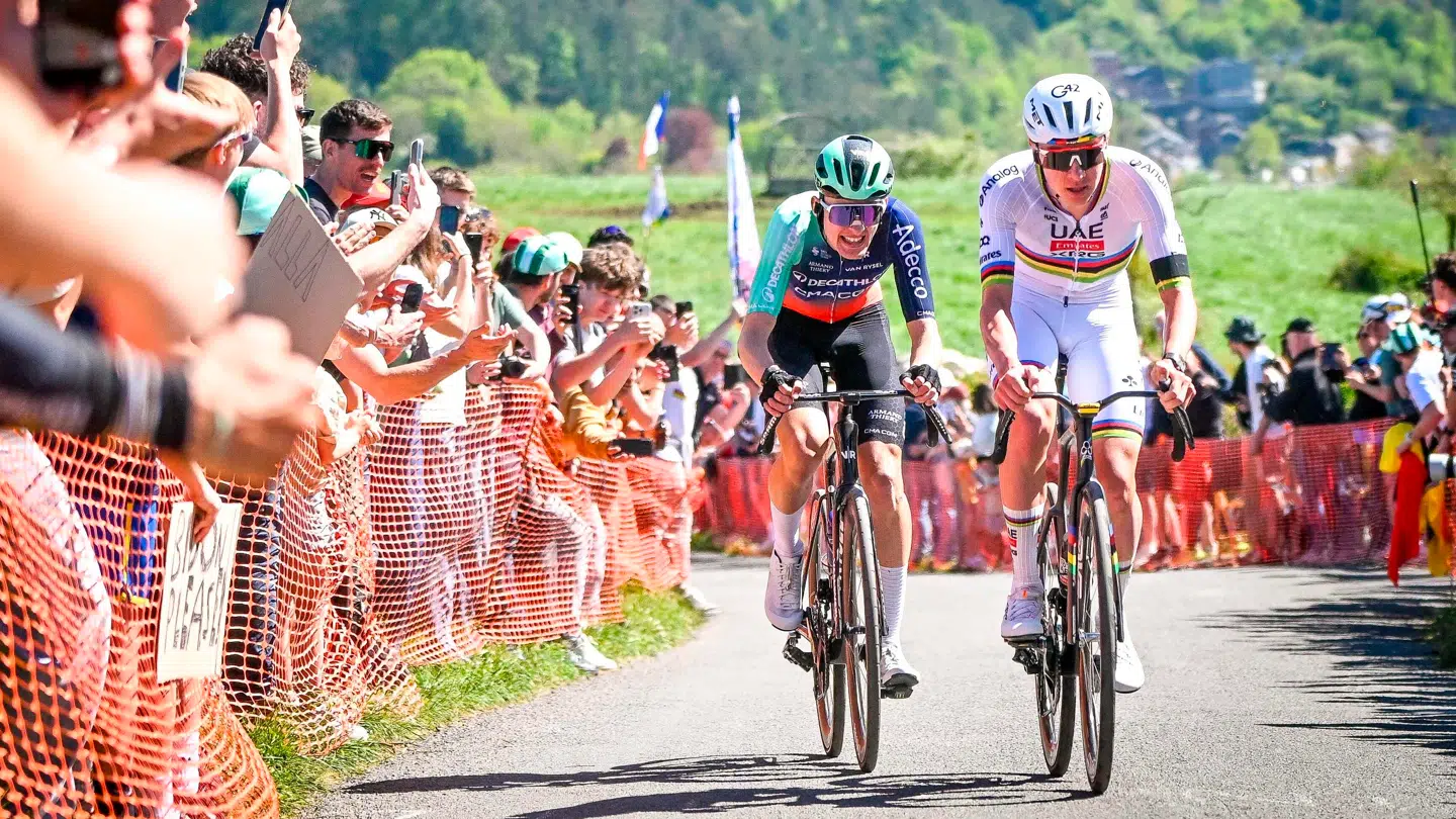 Paul Seixas (tv.) var den eneste, der kunne følge Tadej Pogacar på La Redoute i Liège-Bastogne-Liège. Det er ellers her, sloveneren er kørt fra sine konkurrenter under sine tidligere sejre storløbet.
