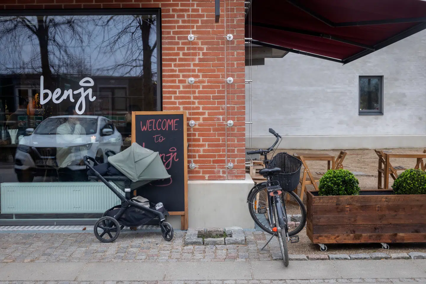 Boligområdet Mjølnerparken på Nørrebro har været igennem en større ombygning. Søndag lukkede bageriet Benji på ubestemt tid.