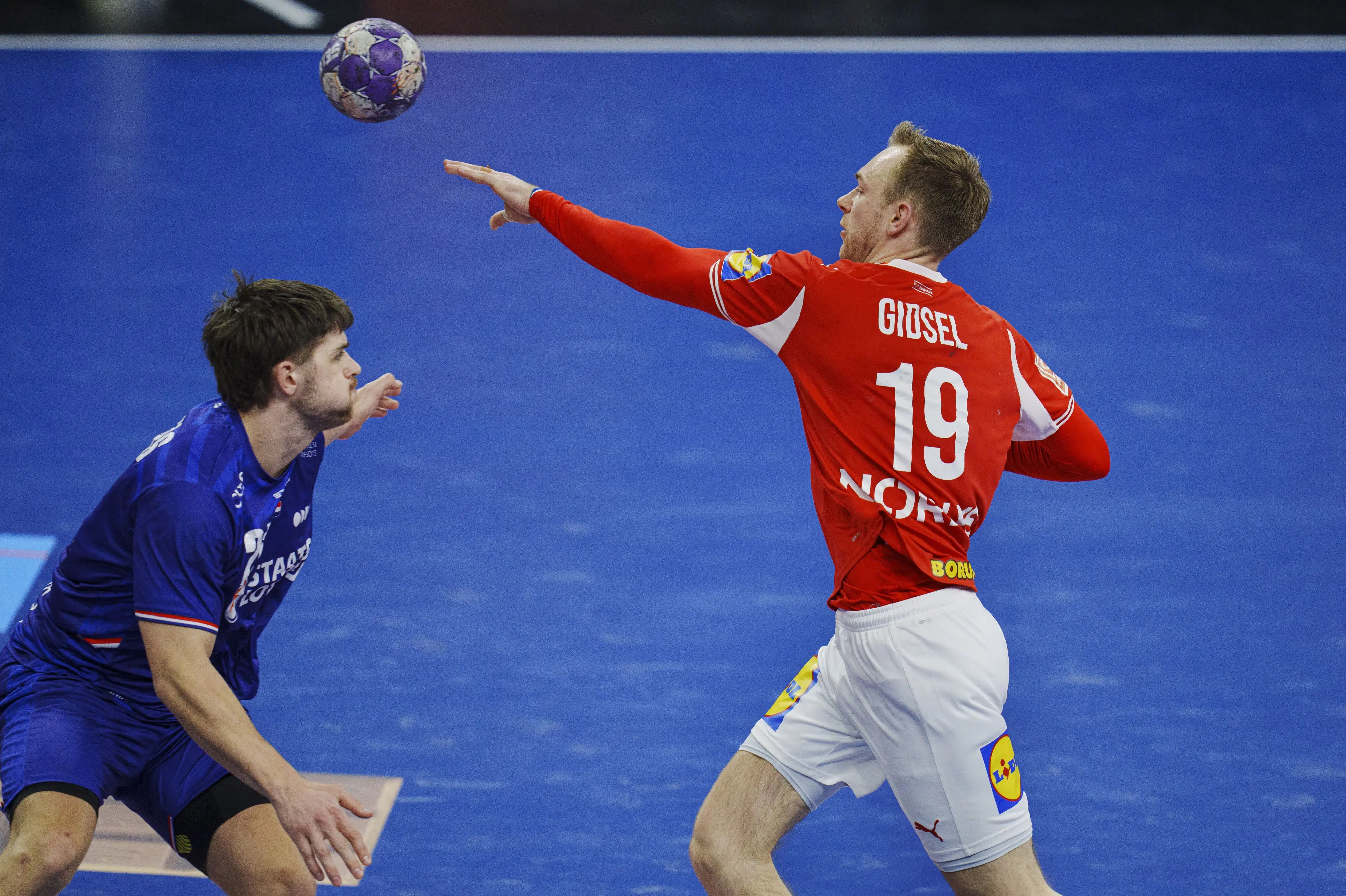 Danske sportsstjerner sagsøger firma for brug af billeder