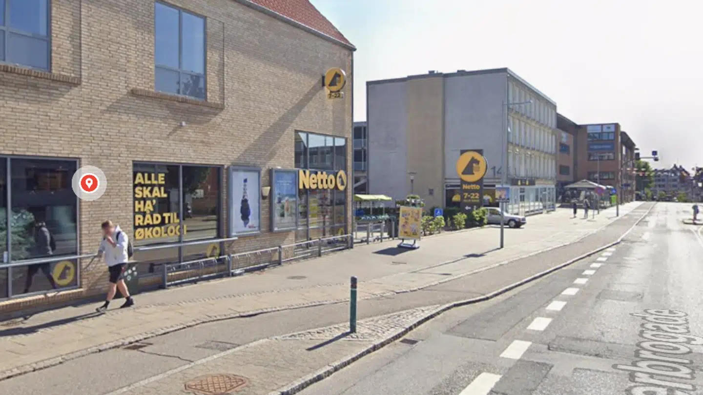 Her ses den omtalte Netto-butik i Viborg med pantautomat.