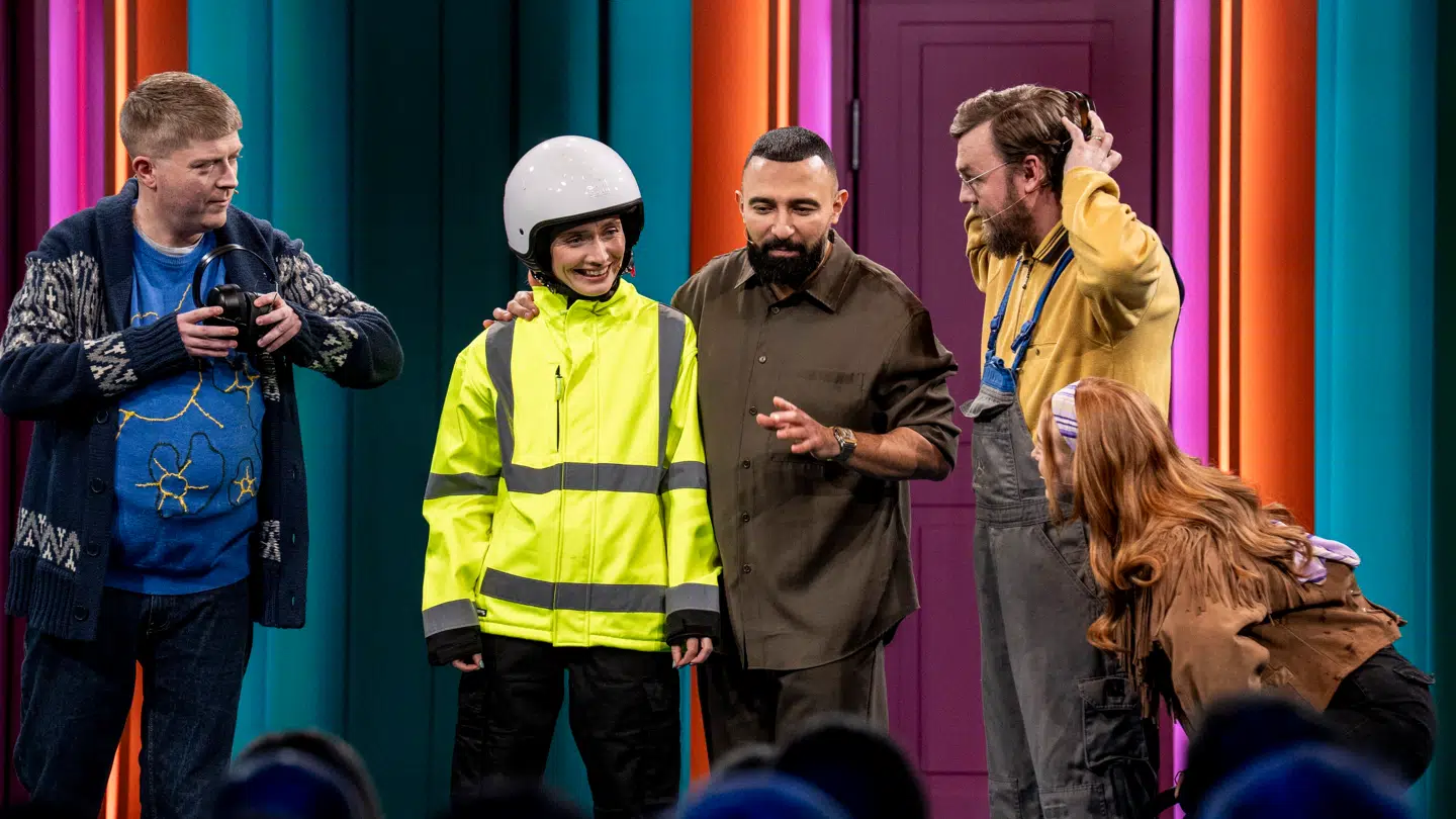 På TV 2 er der nye medvirkende i hvert program. Her er det Rasmus Wallbridge, Neel Rønholt, Jonas Mogensen og Johanne Milland.