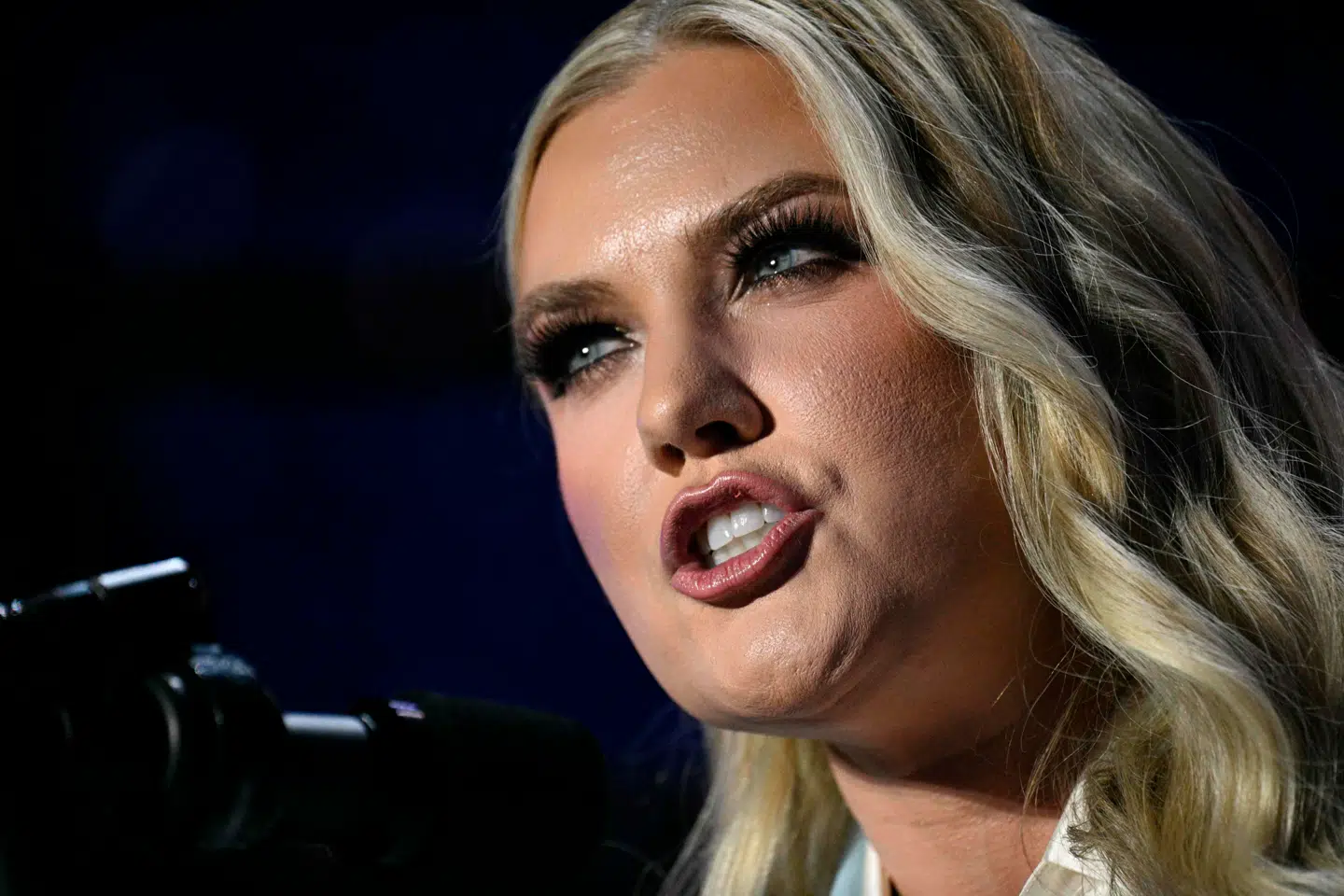 Det er i dag enken efter Charlie Kirk, Erika Kirk, der står i spidsen for Turning Point USA.