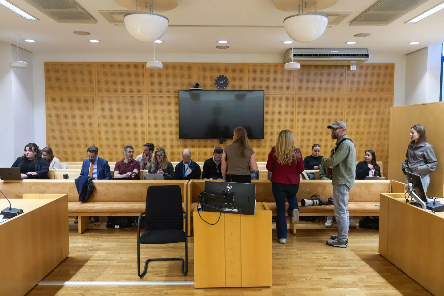 Hôm thứ Tư, một thẩm phán ở Oslo sẽ quyết định liệu Marius Borg Høiby, con trai của Thái tử phi Na Uy, Mette-Marit, có nên bị tạm giam và đeo vòng chân điện tử hay không.