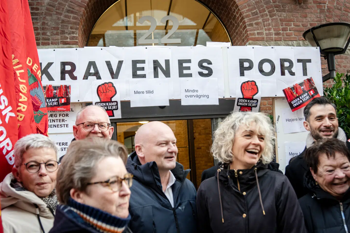 Det er nærmest mirakuløst, at der kunne frigives knap 12.000 ledige sæt hænder, hvis sygefraværet i det offentlige faldt til det samme niveau som i den private sektor, skriver Thomas Bernt Henriksen. Her ses et billede fra de regionale overenskomstforhandlinger 8. januar 2026