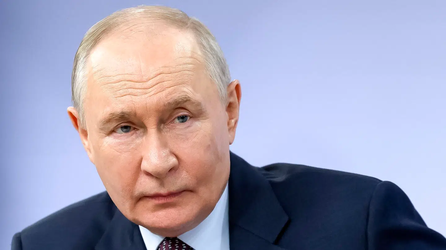 Den russiske præsident, Vladimir Putin, må se årets militærparade 9. maj på Den Røde Plads i Moskva udspille sig i en helt anden størrelse end normalt.