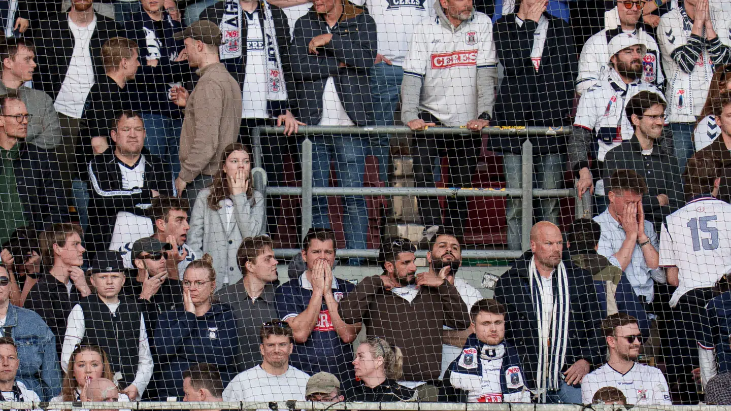 AGF-fansene måtte se deres eget hold smide point på Farum Park for blot to uger siden.