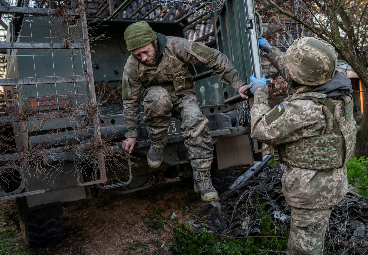 »Krigen i Ukraine har samtidig givet Europa noget, vi længe har manglet: tid. Tid til at styrke vores forsvar, vores industri og vores samarbejde,« skriver Kenneth Egsgaard. Her ses ukrainske soldater i Donetsk 29. april 2026. Foto: Serhii Korovainyi/Reuters/Ritzau Scanpix