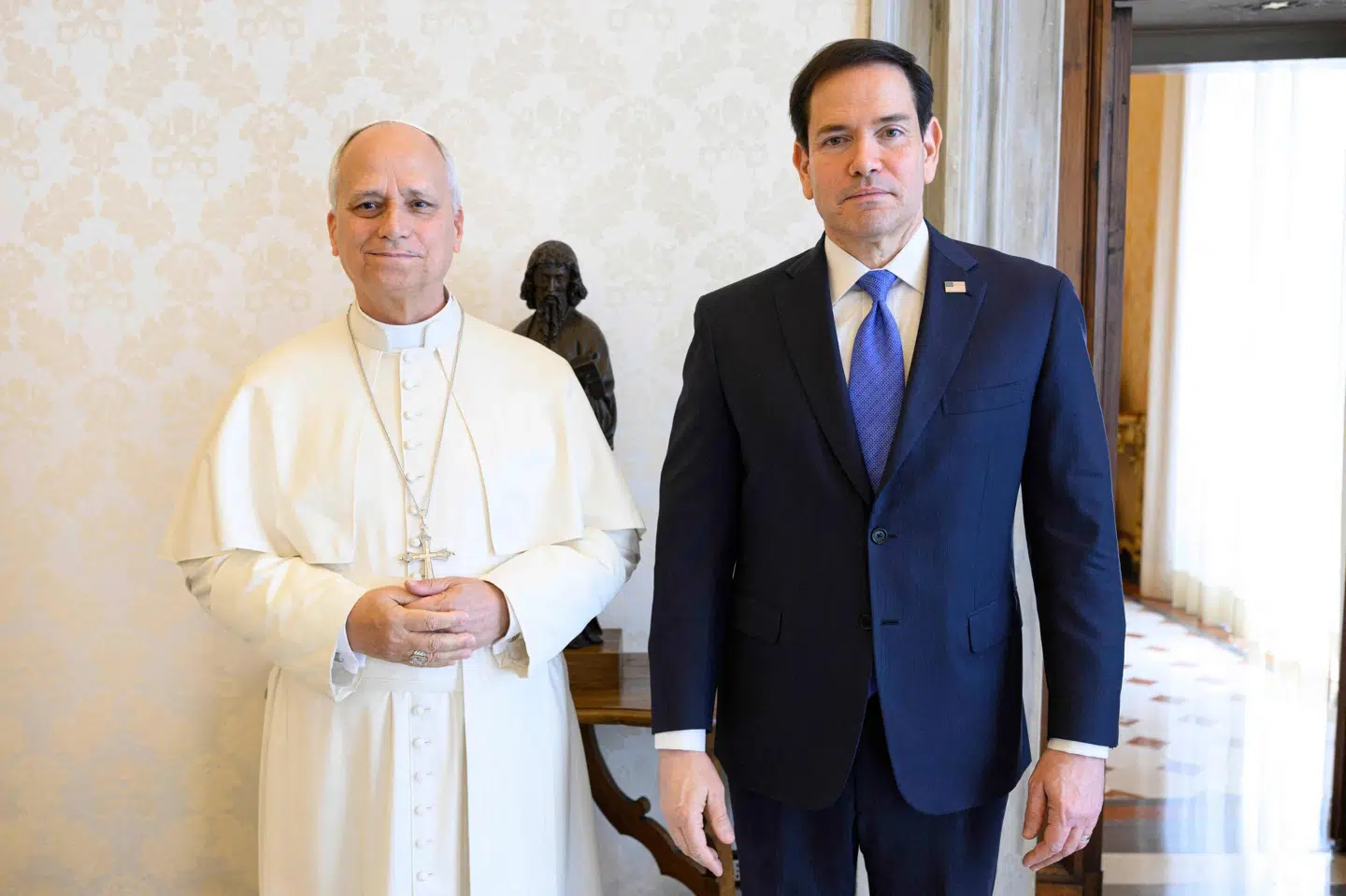 Pave Leo sammen med USA's udenrigsminister, Marco Rubio, i Vatikanet torsdag.