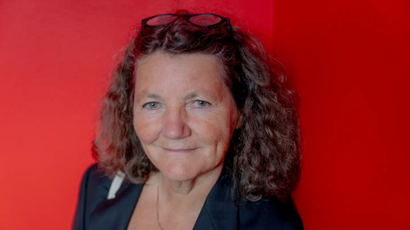 Mette Hoffmann Meyer. I 30 år har Mette Hoffmann Meyer stået i spidsen for dokumentarfilm til public service broadcasterne i Danmark. I dag er hun direktør for NGO'en The Why, som sørger for, at mennesker i hele verden har adgang til dokumentarfilm om bl.a. menneskerettigheder.