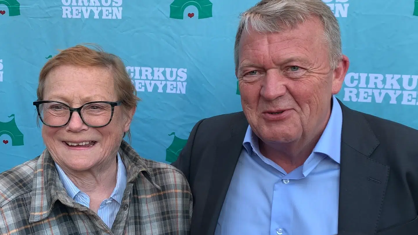 Lisbet Dahl fik selskab af Lars Løkke Rasmussen på den røde løber.