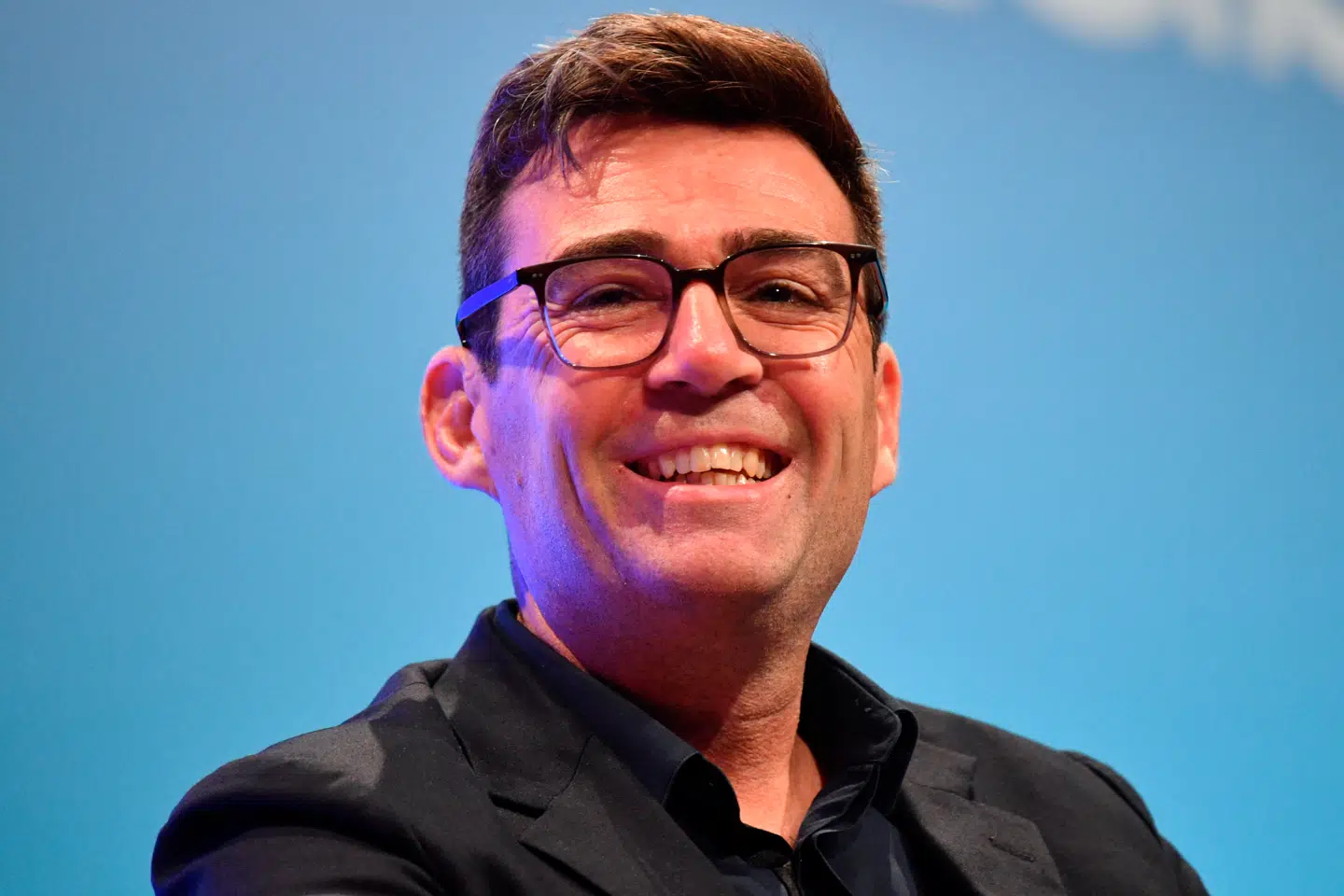 Andy Burnham er manden, som kan redde Labour, mener insiderne. Han er blevet valgt og genvalgt tre gange som borgmester i Manchester og beviser, at Labour har en fremtid, siger hans tilhængere. Og det er et budskab, som partiet har brug for i dag.