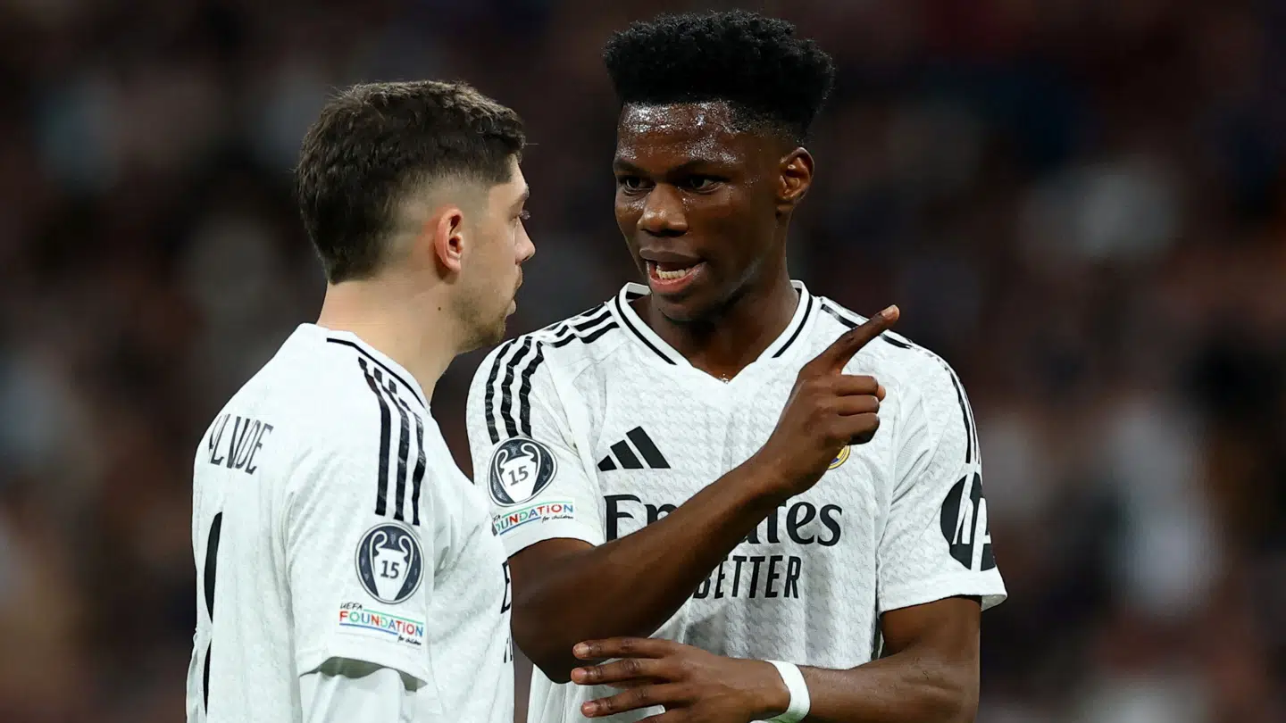 Federico Valverde og Aurelien Tchouameni røg i totterne på hinanden.