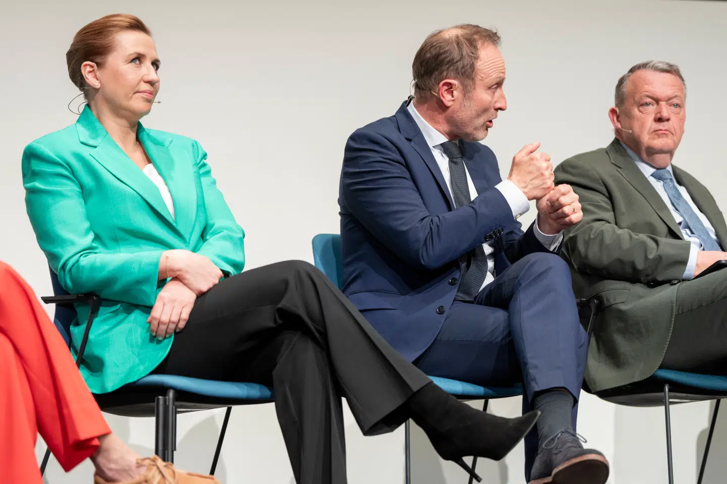 Det er en varm kartoffel i dansk politik. Men de forhandlende partier vil ikke afvise, at boligskatten kan ændre sig.