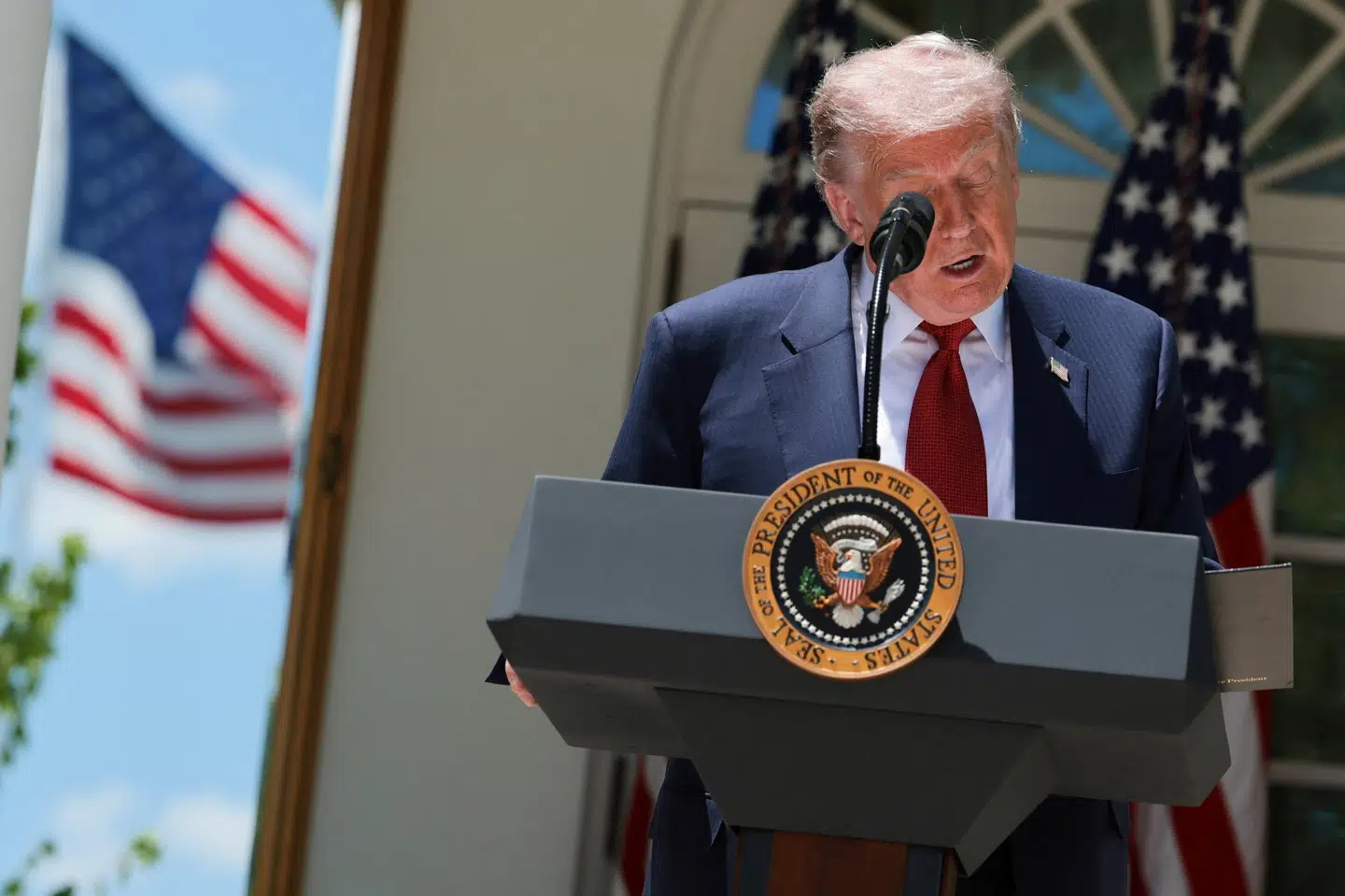 USA's præsident, Donald Trump, har efter eget udsagn taget initiativ til våbenhvilen i Ukraine.