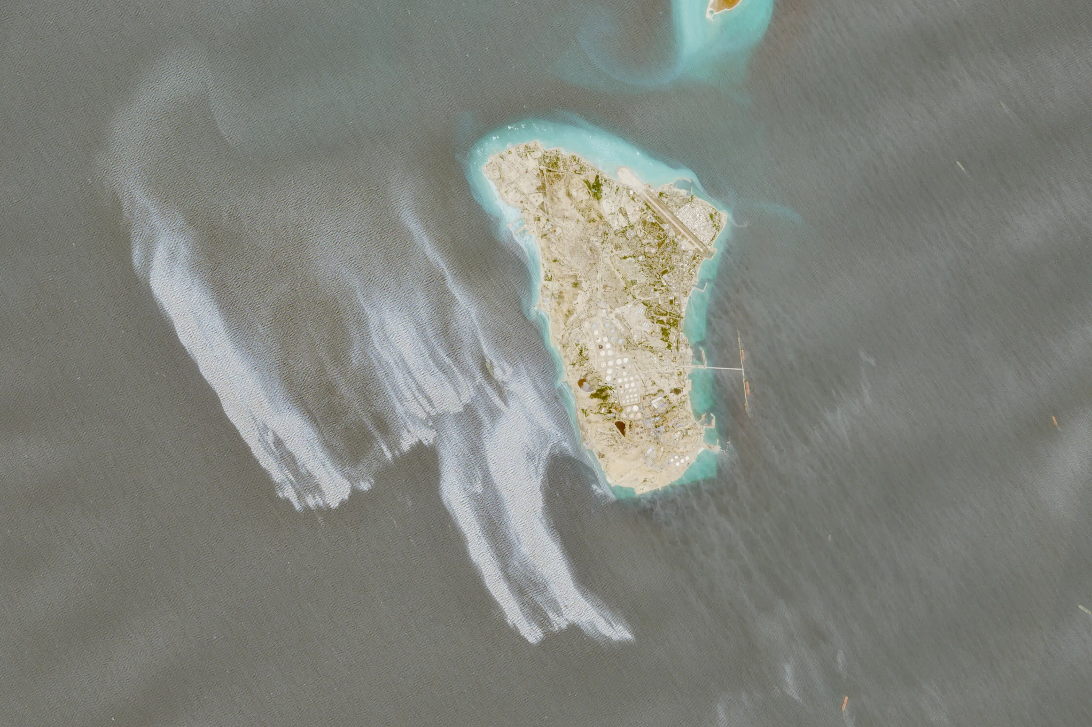 Satellitbilleder viser olieudslip ud for den iranske ø Kharg