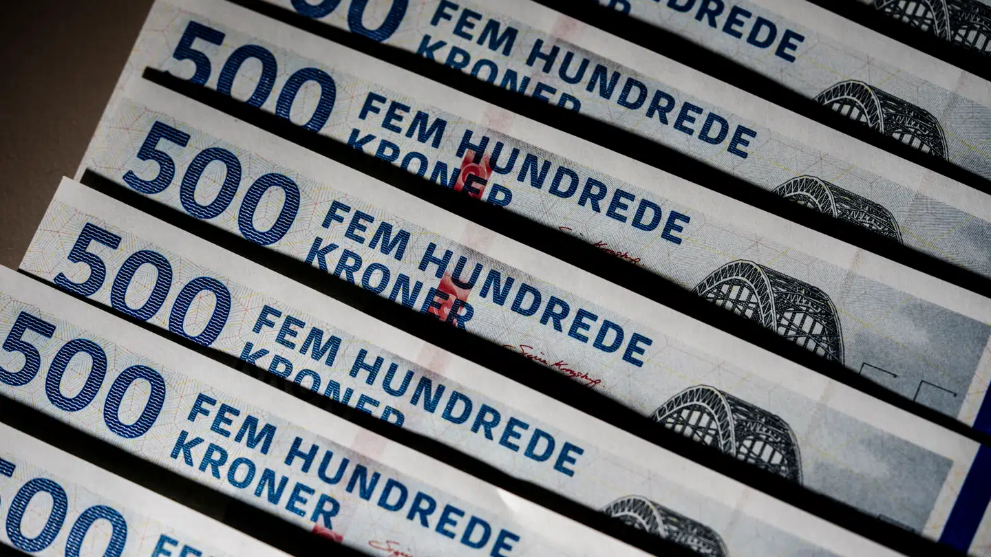 De to heldige vindere kan nu bruge sommeren på at tælle pengesedler efter deres solide jackpot.