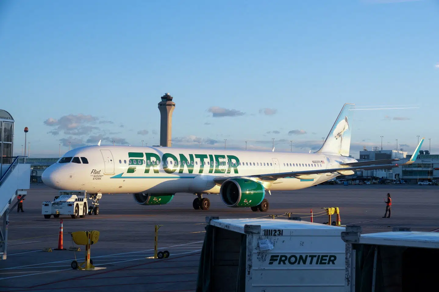 Et fly fra luftfartsselskabet Frontier Airlines har fredag aften lokal tid muligvis ramt en person på landingsbanen i lufthavnen i Denver. Billedet er taget i maj 2025. (Arkivfoto).
