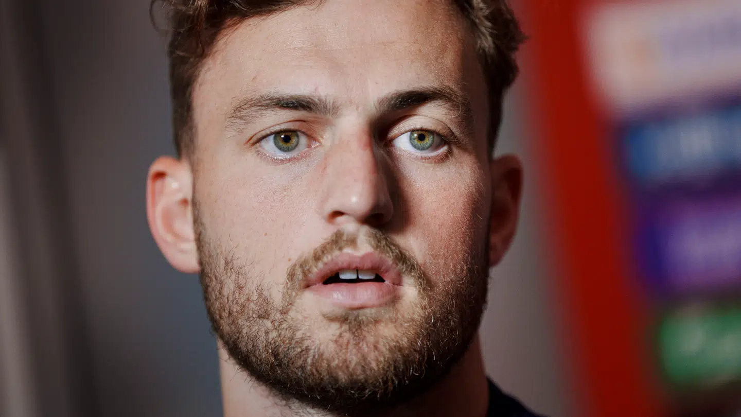Jacob Bruun Larsen har flere gange været udtaget til det danske herrelandshold i fodbold og er i dag på kontrakt hos den engelske klub Burnley. I privaten er han kærester med model Philine Roepstorff, som han har et barn med.