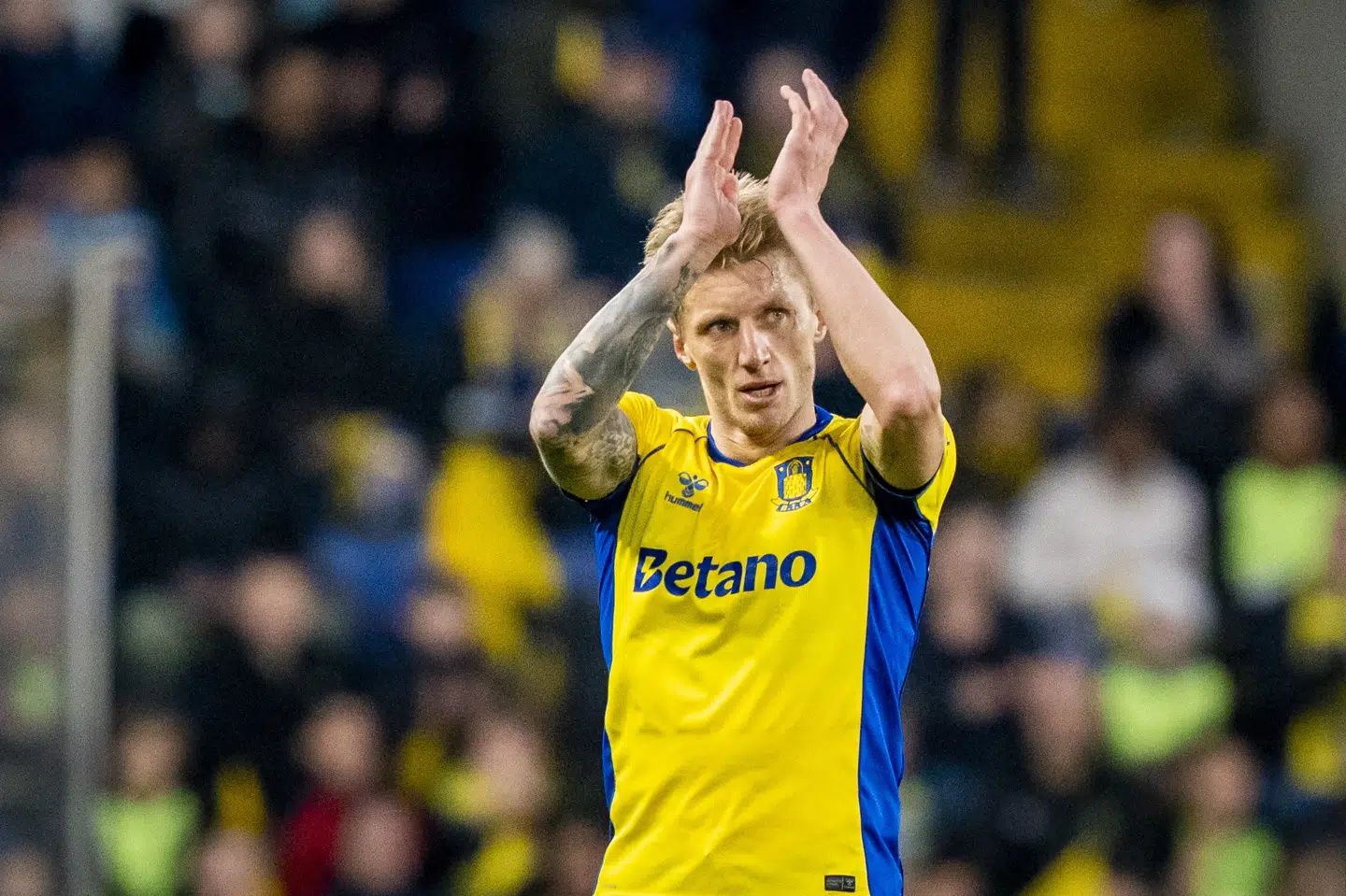 Daniel Wass er glad for, at han kan få lov til at blive i Brøndby i endnu en sæson. (Arkivfoto).