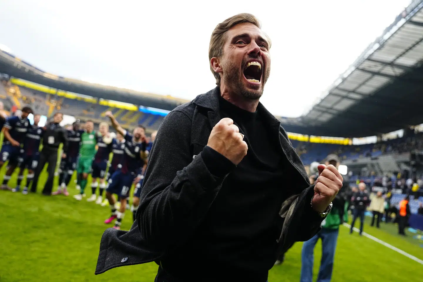 AGF-træner Jakob Poulsen kunne juble over mesterskabstriumfen på Brøndby Stadion.