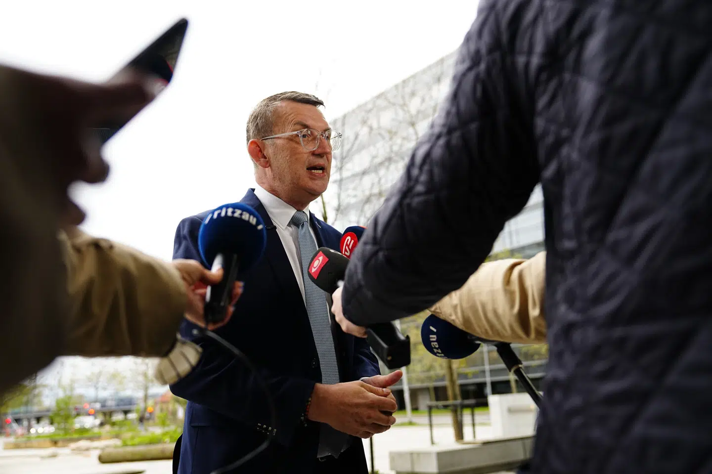 Den nye kongelige undersøger, Troels Lund Poulsen (V), indleder mandag forhandlingerne om at danne en ny regering.