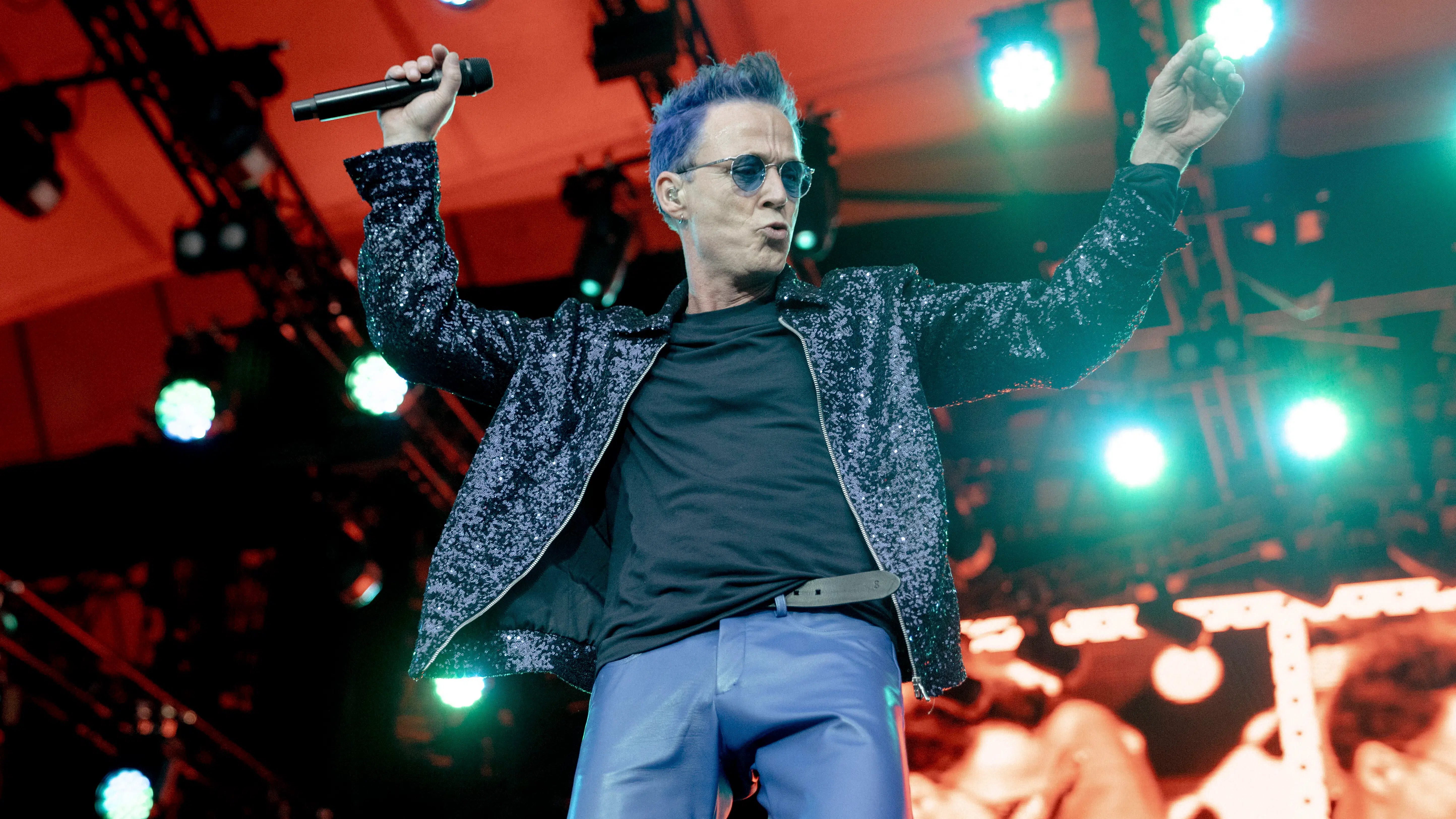 Stor guld-effekt: Thomas Helmig stryger tilbage på hitlisten