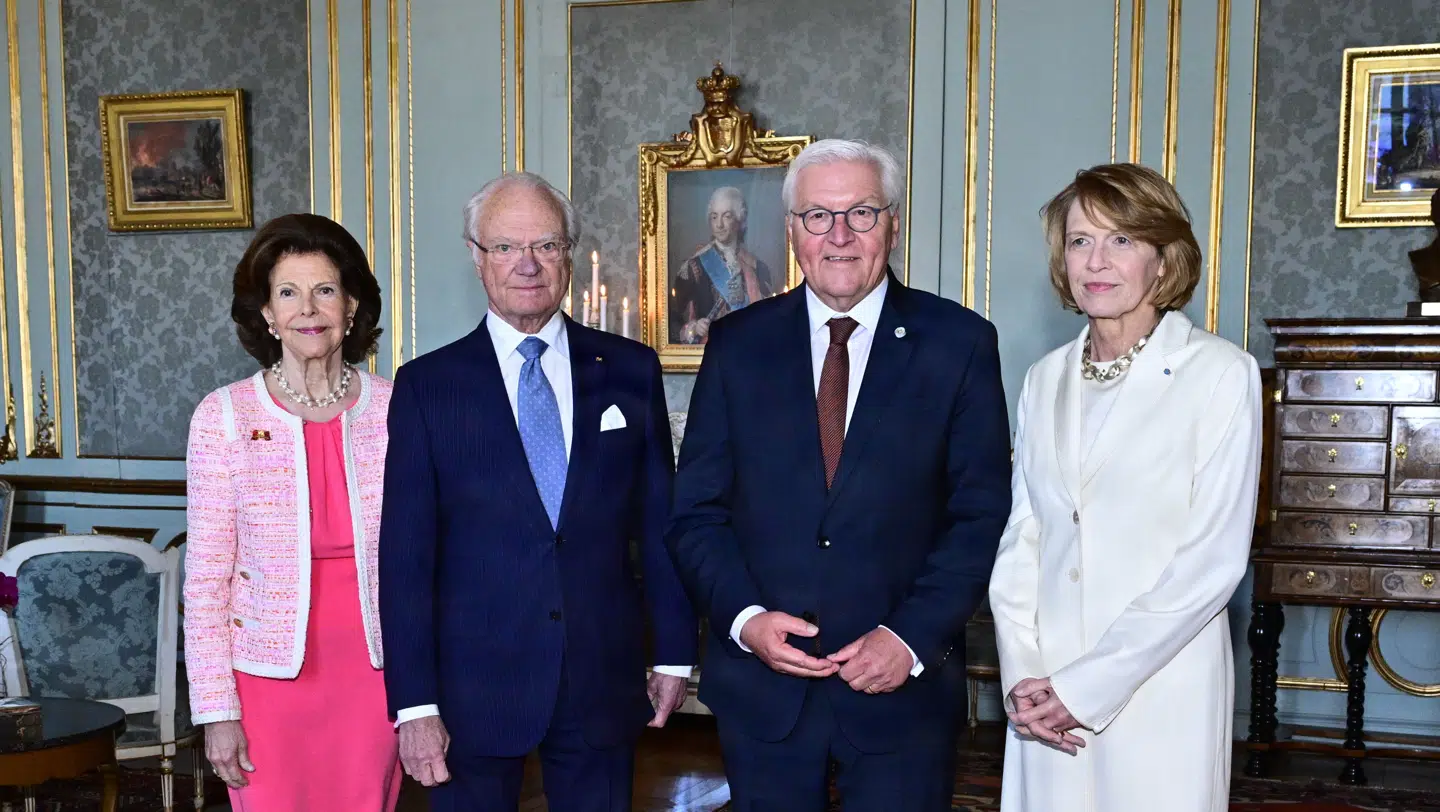 Dronning Silvia og kong Carl Gustaf (tv.) sammen med det tyske forbundspræsident Frank-Walter Steinmeier og hans kone Elke Büdenbender (th) til frokost hos kongeparret.