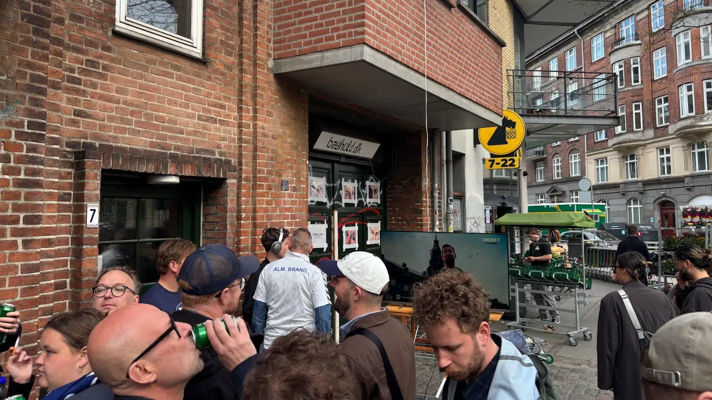Ole firede tv'et ud af sit vindue: Så blev han centrum i AGF-fejring i København