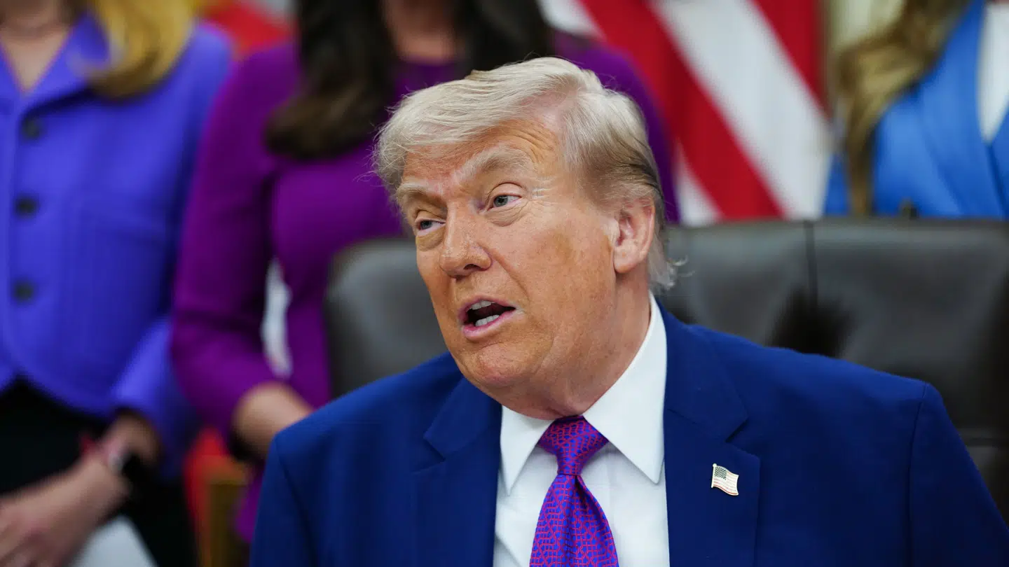 Donald Trump giver fra sit kontor i Det Hvide Hus en ny melding om krigen i Iran.