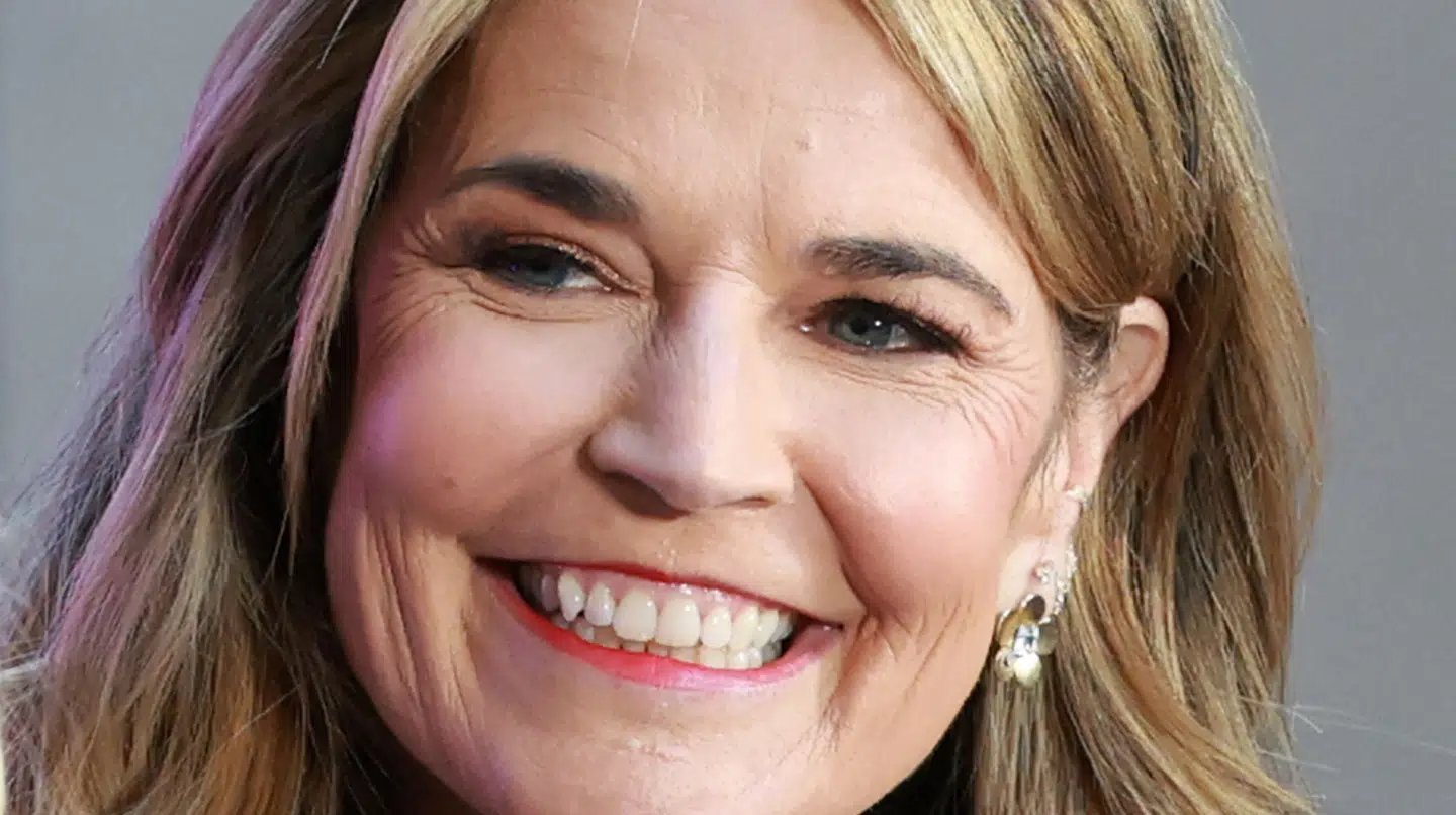 På trods af den fortsatte søgen efter moren, afslører Savannah Guthrie nyt på jobfronten.