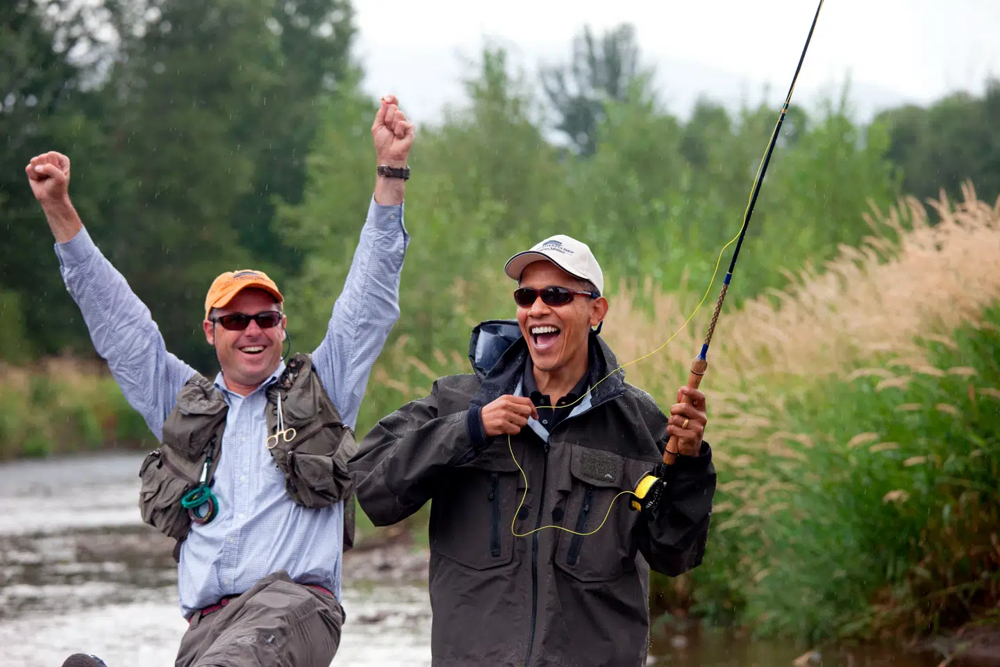Præsident Obama var i 2009 i Montana for at prøve kræfter med lystfiskeri. Han fik seks på krogen, men ingen i land. Arkivfoto: Pete Souza, Scanpix