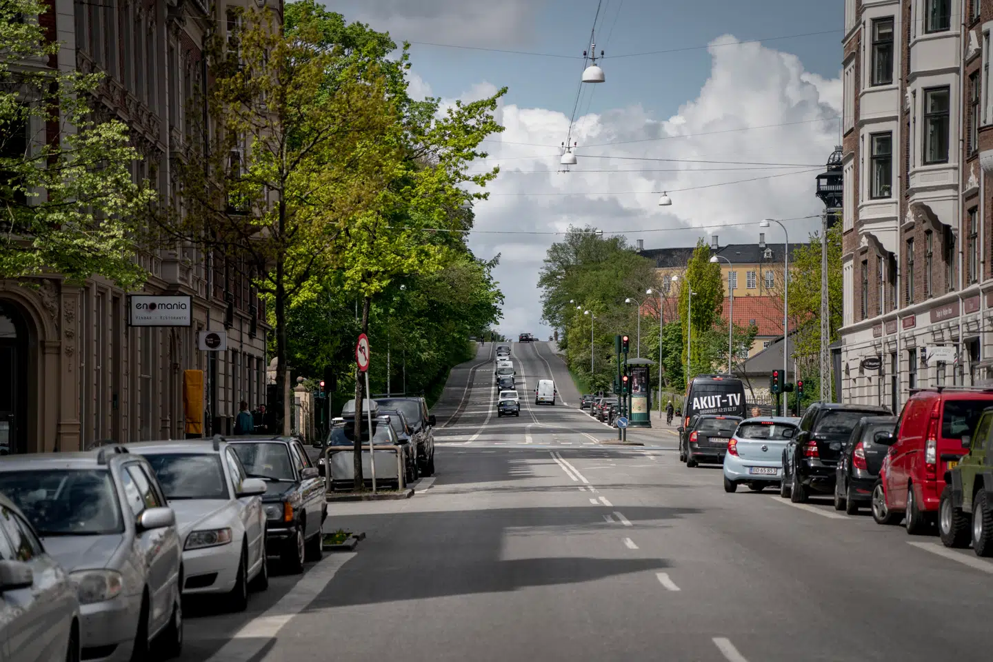 Ole Sellbergs kone måtte pludseligt lægge sig ned på en bænk på Roskildevej efter store mavesmerter. Heldigvis trådte medmenneskeligheden til. Arkivfoto: Asger Ladefoged