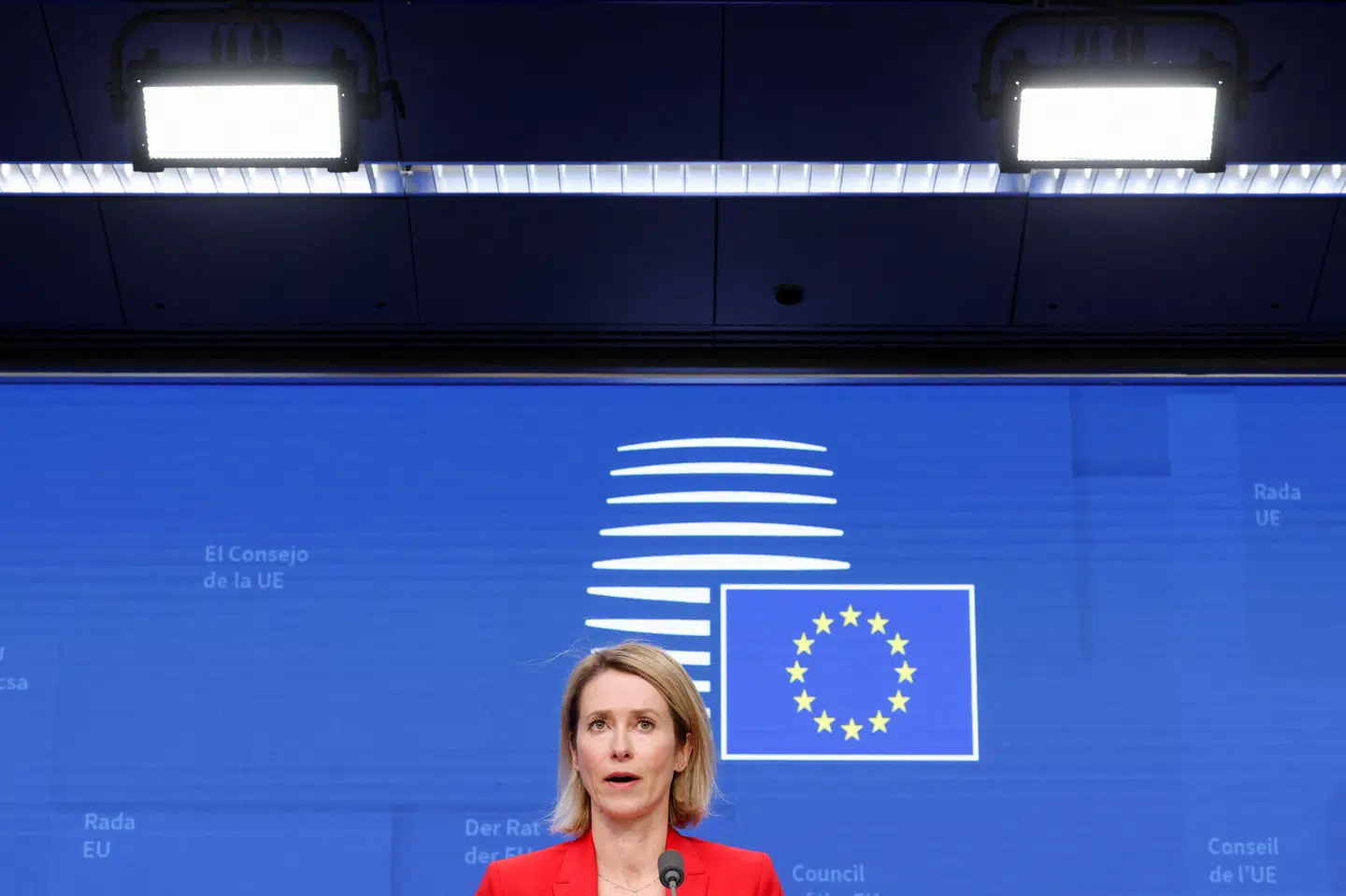 EU-Kommissionen arbejder på at få et teknisk møde med Taliban i Bruxelles, oplyser en talsperson for EU-Kommissionen. Billedet er af EU's udenrigschef, Kaja Kallas, efter et møde med EU's udenrigsministre mandag.