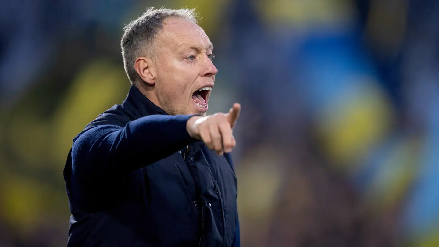 Brøndbys cheftræner Steve Cooper kom fra at have trænet både Nottingham Forrest og senest Leicester City i Premier League