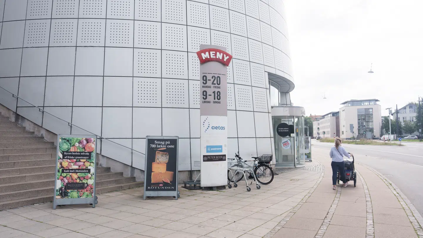 Meny går nu også ind i den verserende priskrig.
