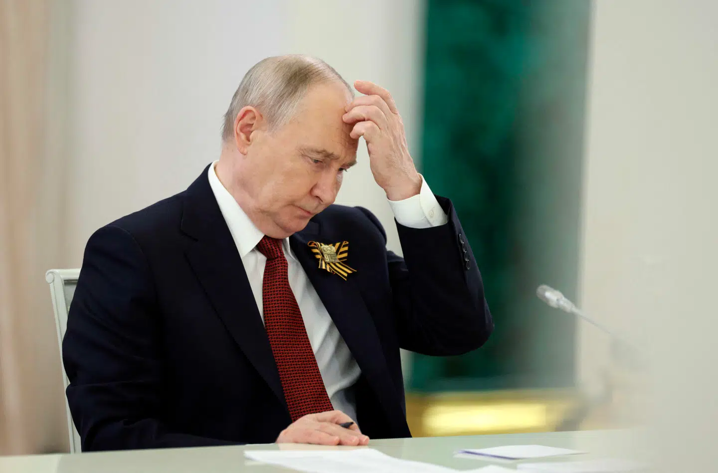 Lige præcis nu er det rette øjeblik til at lægge maksimalt pres på Vladimir Putin, mener en tidligere højtstående britisk officer.