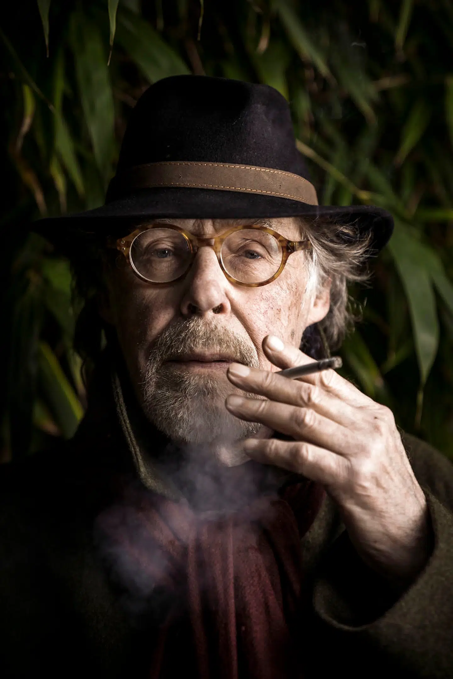 »Du må ikke spørge mig, hvorfor jeg stadig er i live, for jeg aner det virkelig ikke. De fleste af mine jævnaldrende venner fra dengang er døde. Måske er det turene i skoven om morgenen med vores hunde, som er med til at holde mig levende. Og så har jeg fået nye venner, der er yngre end mig selv.«