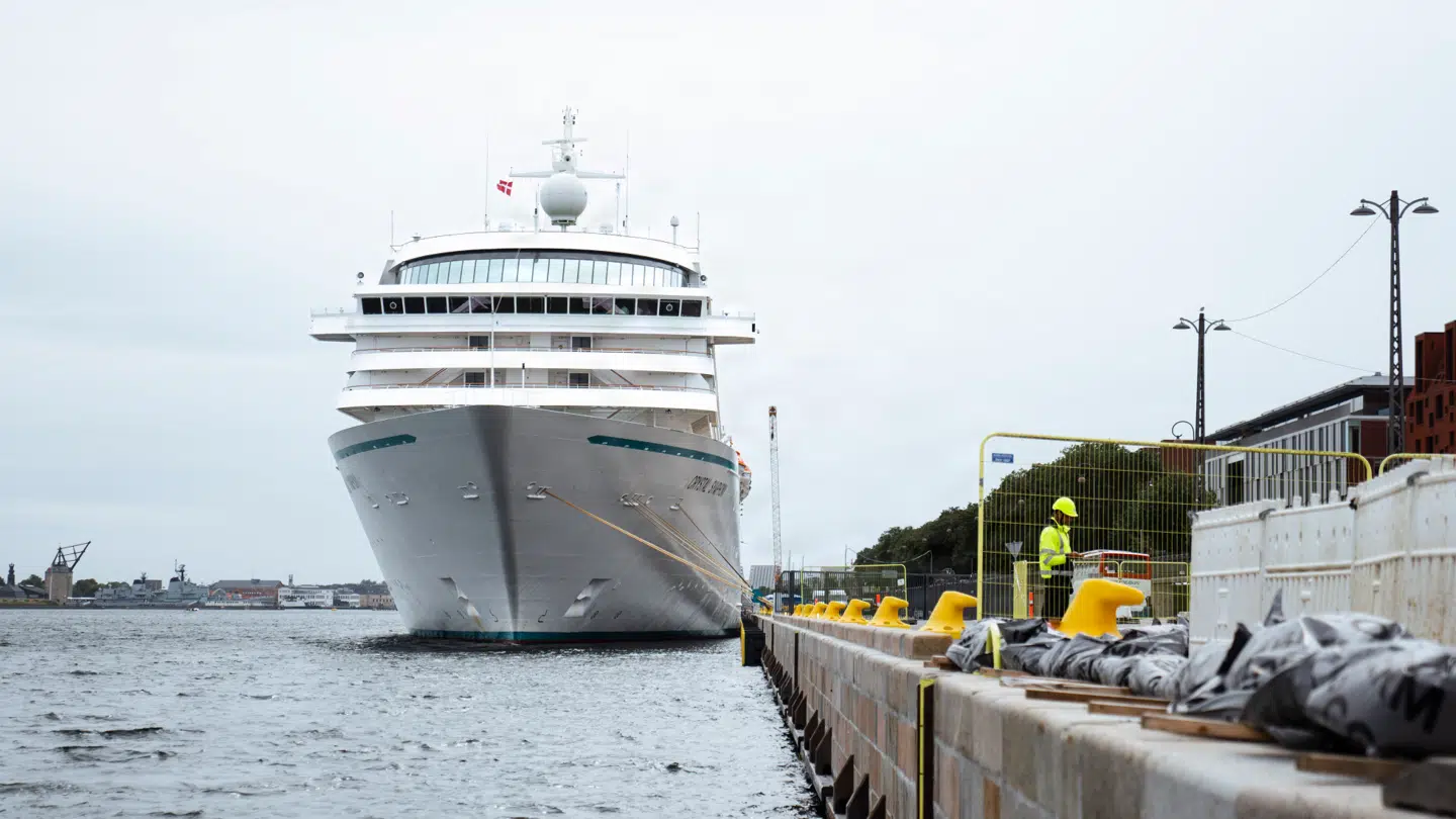 Arkivfoto. Krydstogtskibet Crystal Symphony ved Langelinie i København tilbage i august 2024.