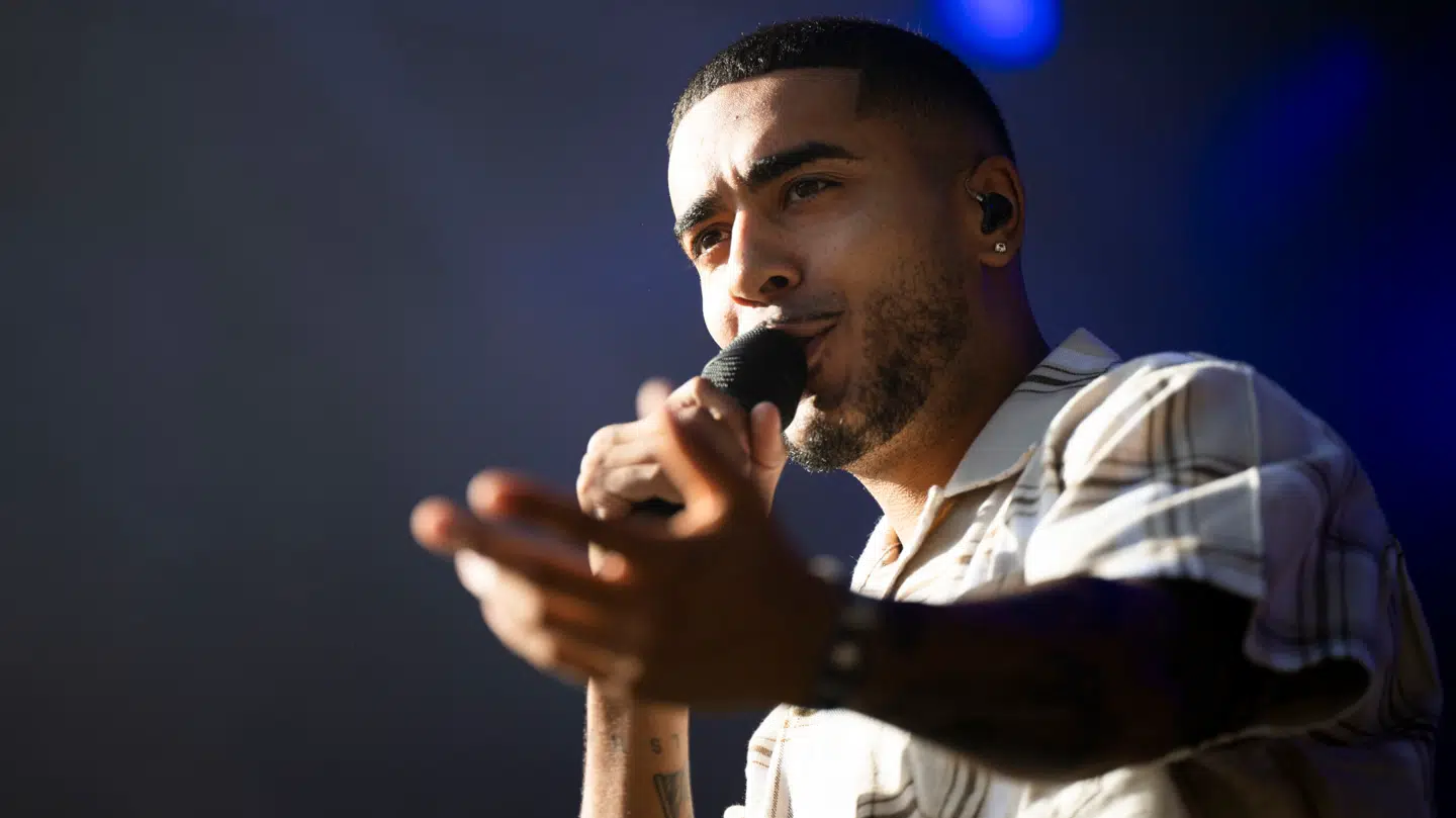 Den dansk-tanzaniske rapper Kesi på Bøgescenen under Smukfest 2024.